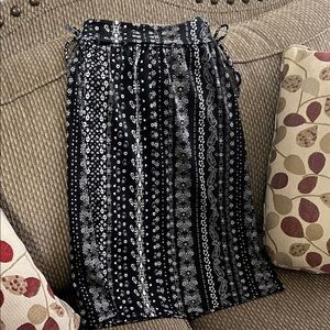 Chic Black and White Floral Kids Skirt